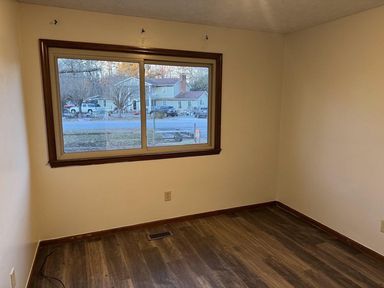 215 Webb Blvd - Photo 6 of 10
