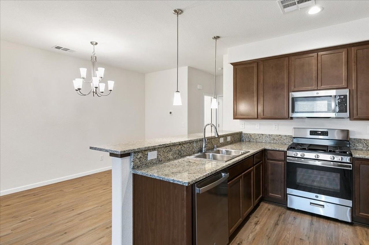 2238 Shady Canyon Dr - Photo 3 of 27