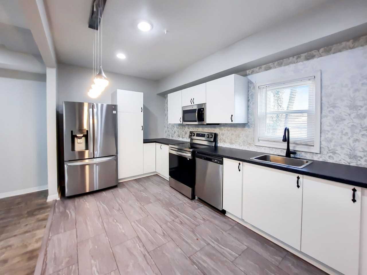 905 Desoto Rd - Photo 3 of 21