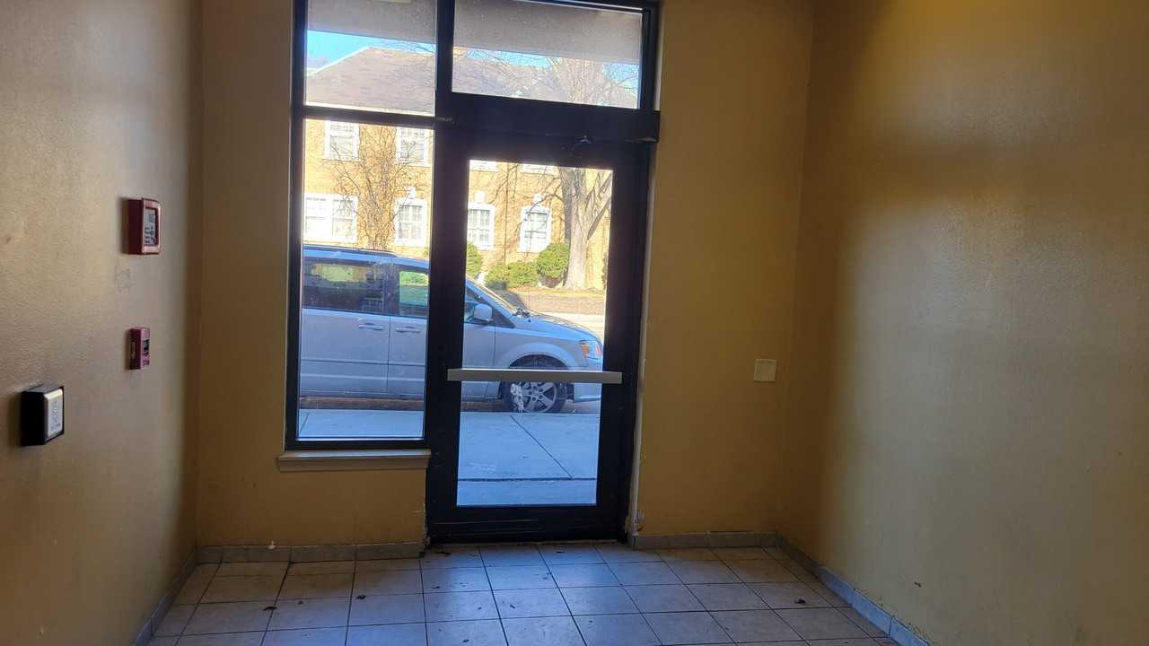 4221 W North Ave #304 - Photo 7 of 23