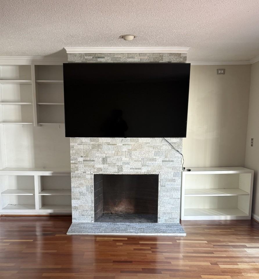 8249 Tradd Ct - Photo 2 of 14