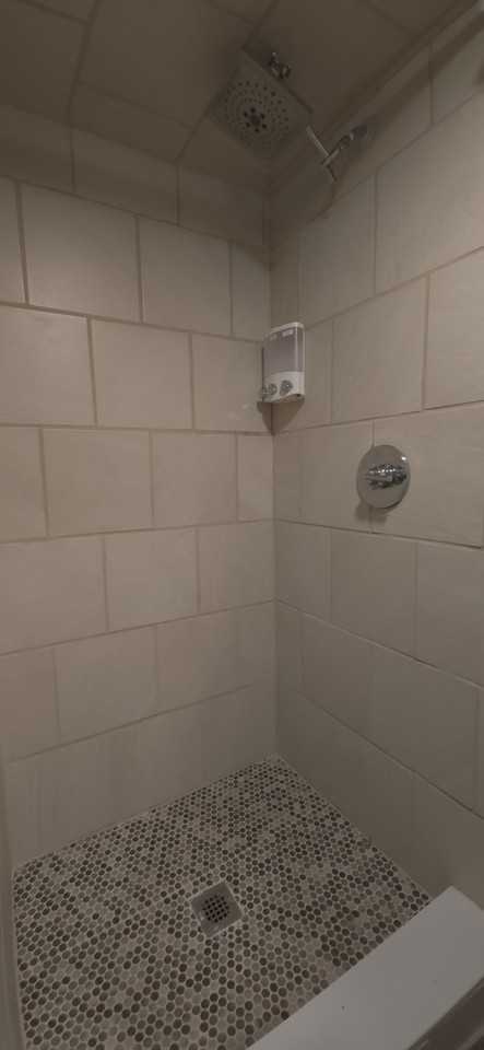 654 Broadway Ave Nw #2 - Photo 6 of 10