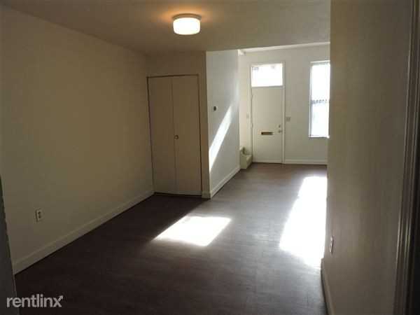 1948 Senate St - Photo 3 of 9