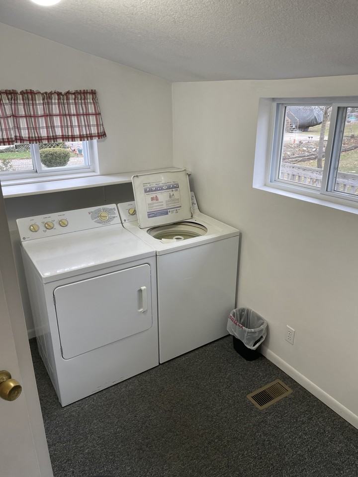 207 Delamater Street - Photo 3 of 8