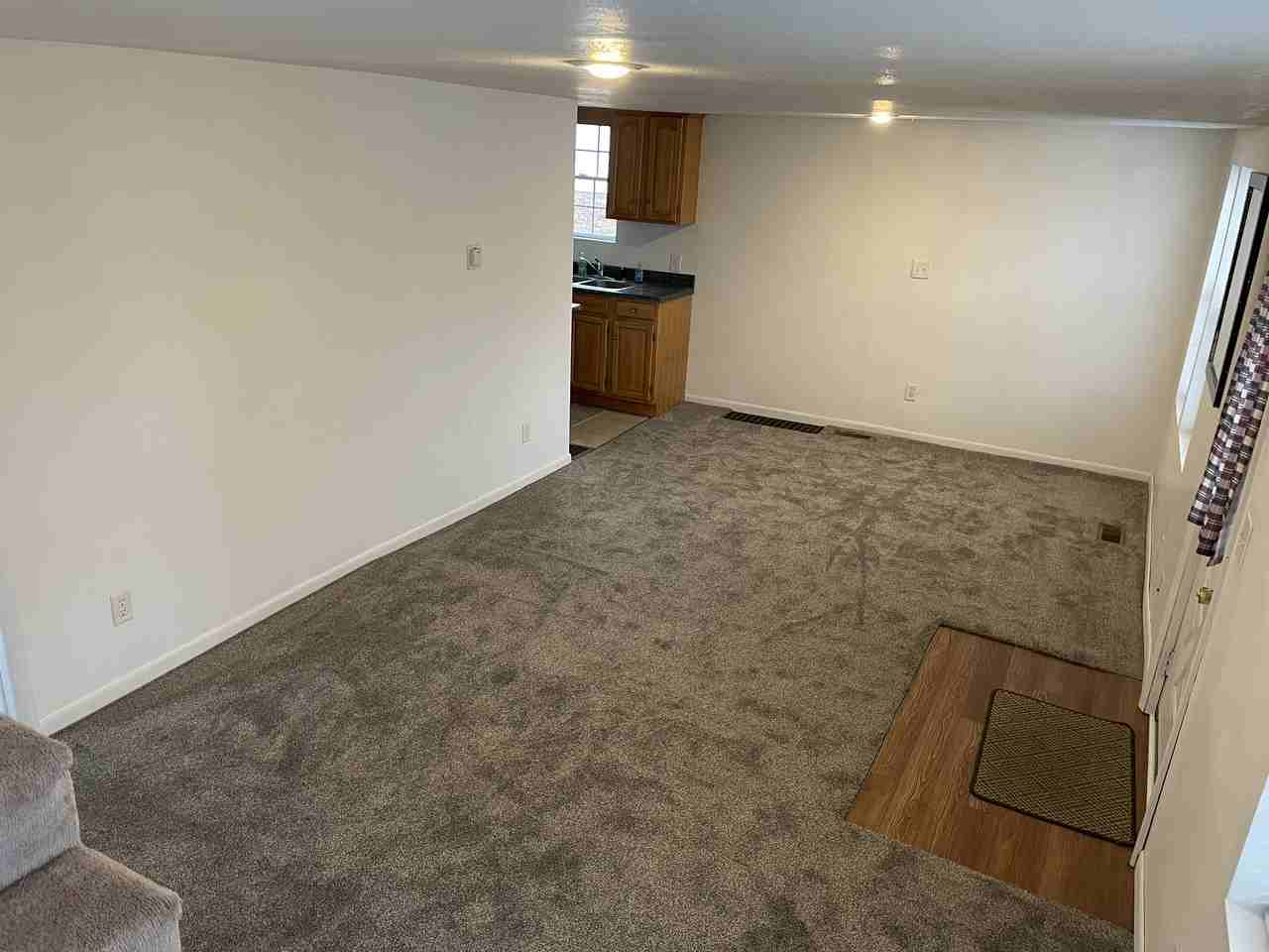 207 Delamater Street - Photo 5 of 8
