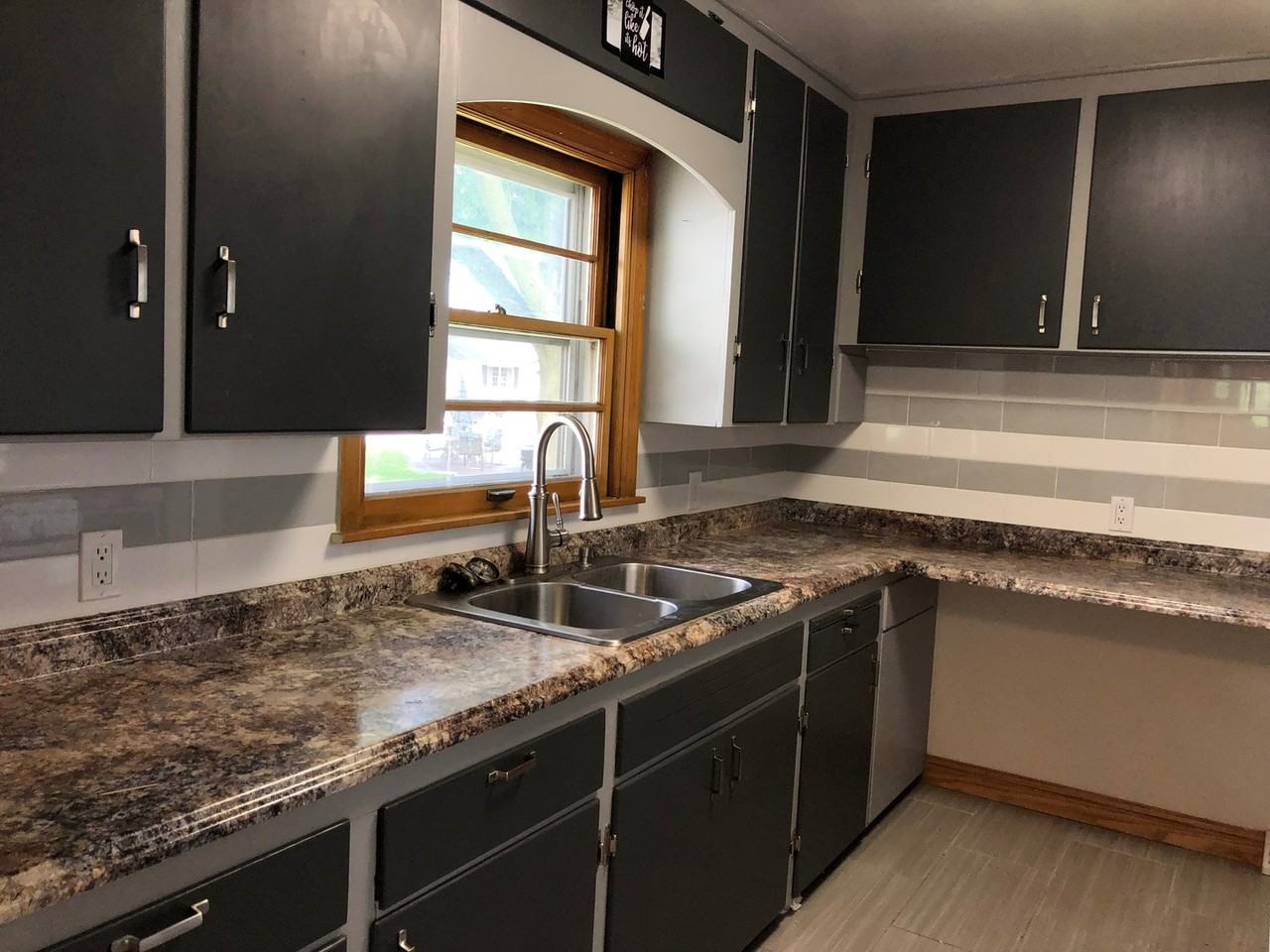 257 6th St - Photo 3 of 18