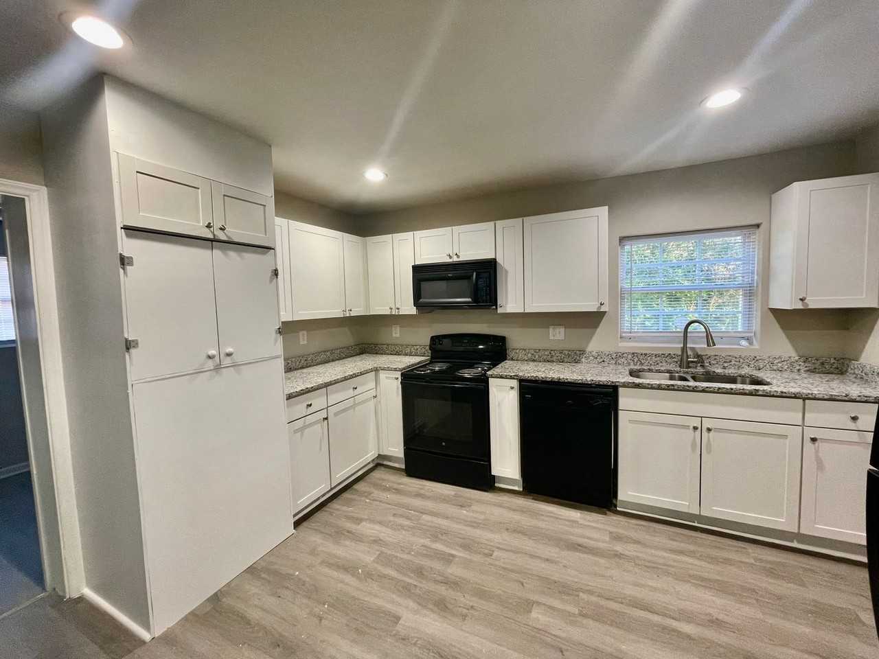 614 Concordia Ave - Photo 7 of 13