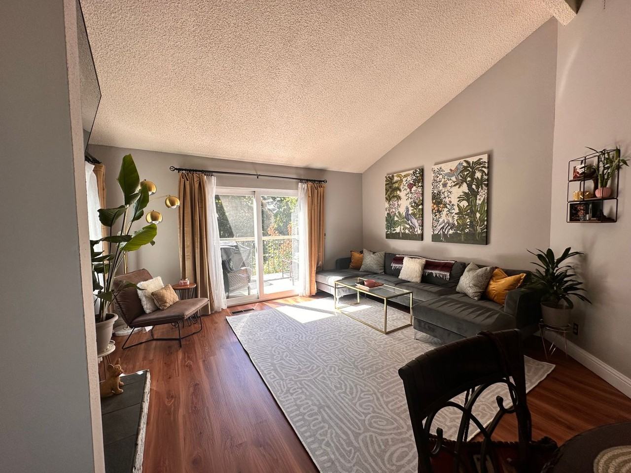 2338 Roundhouse Rd - Photo 3 of 15