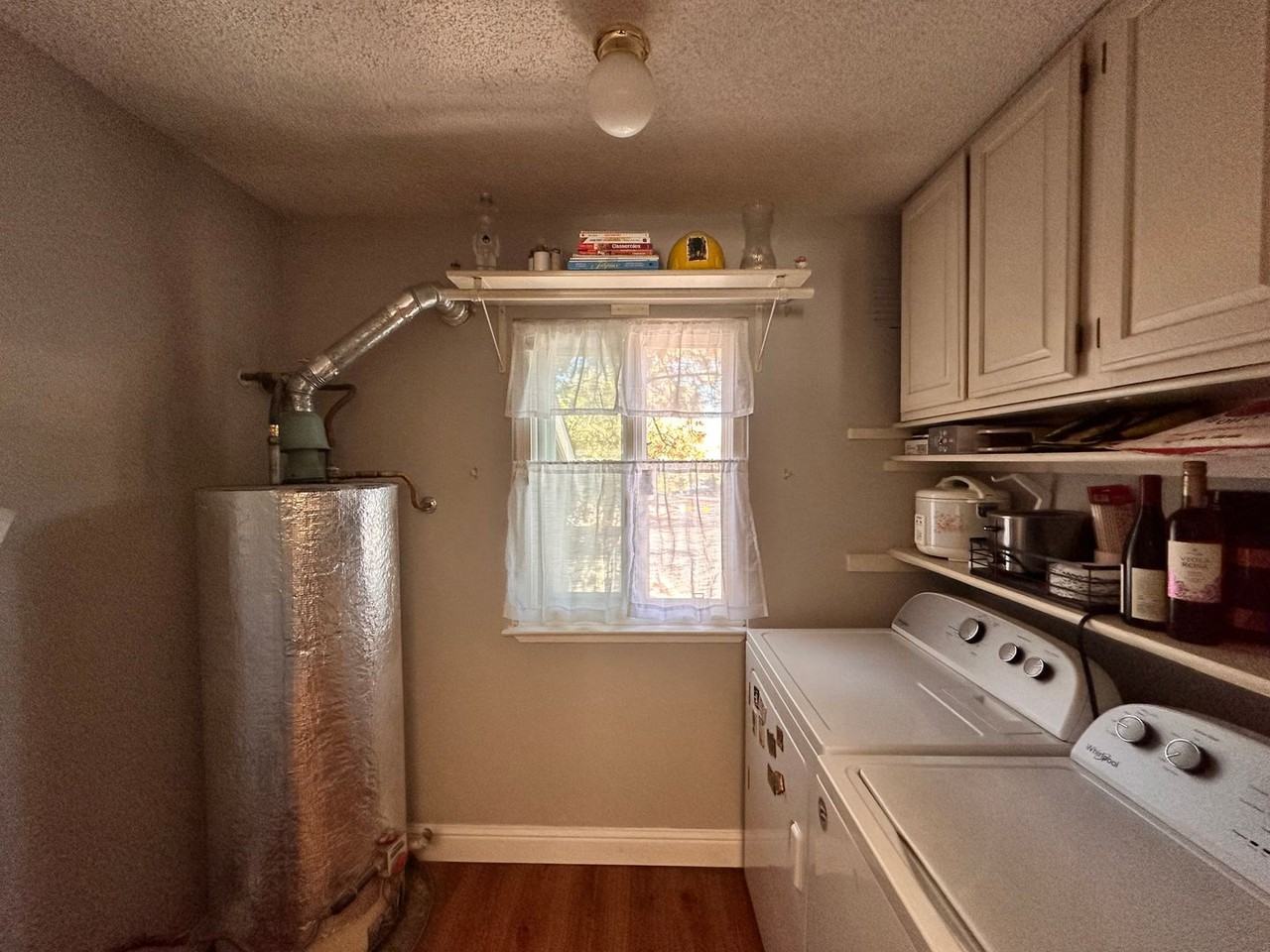 2338 Roundhouse Rd - Photo 5 of 15