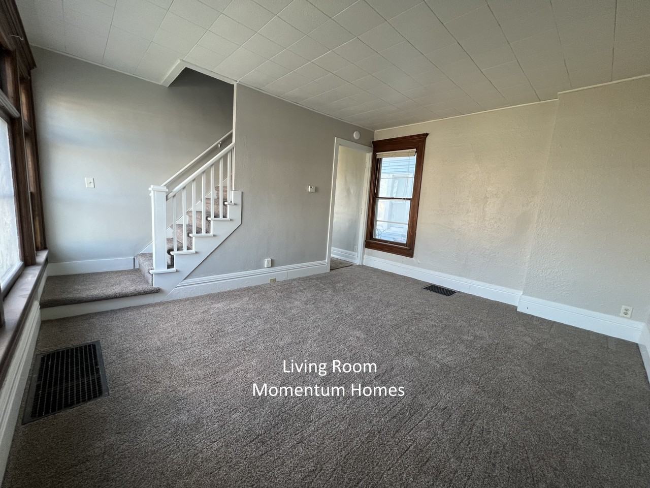 204 Carrington St #204 - Photo 2 of 9