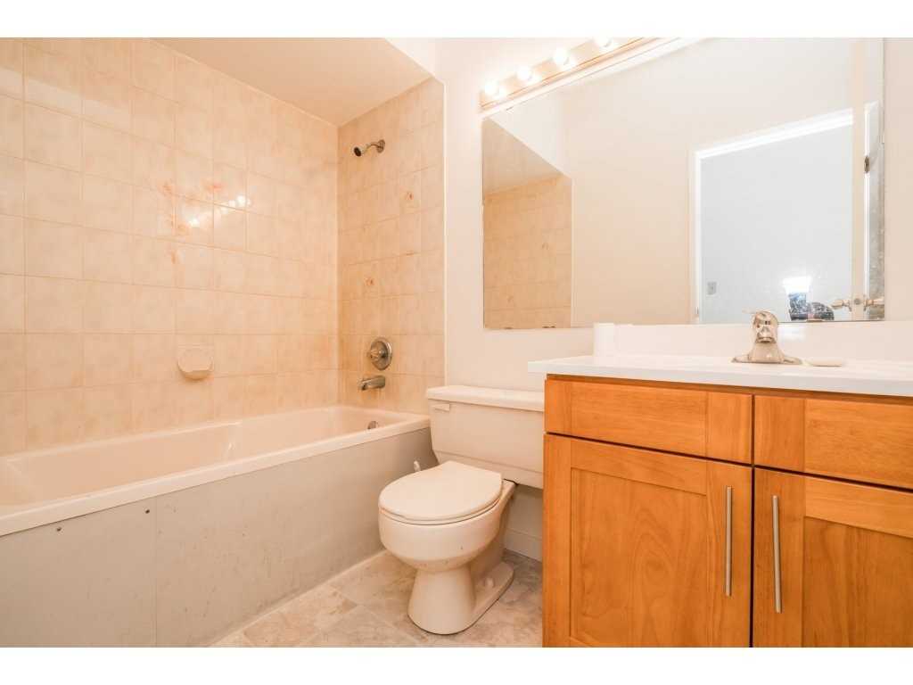 426 East Hastings Street - Photo 4 of 8