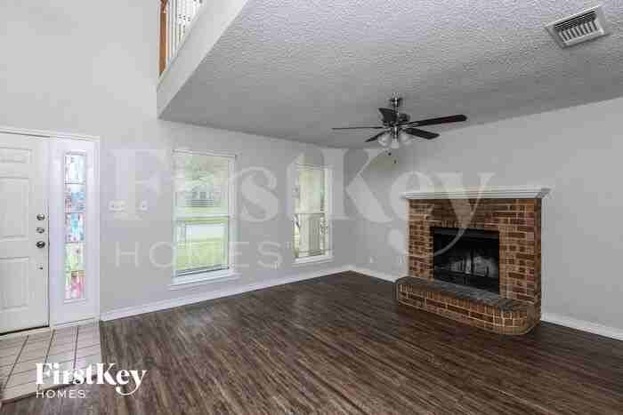 809 Parkwest Blvd - Photo 2 of 15