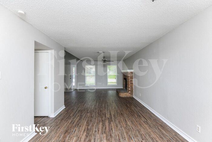 809 Parkwest Blvd - Photo 3 of 15