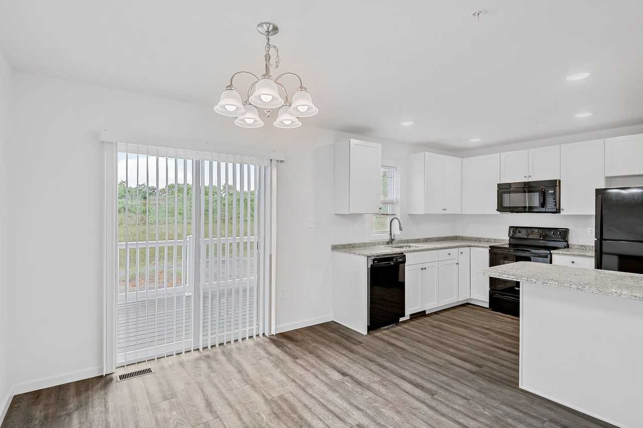 333 Sruthi Dr - Photo 5 of 11