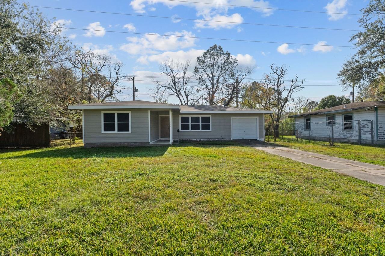 405 Chip St - Photo 2 of 18