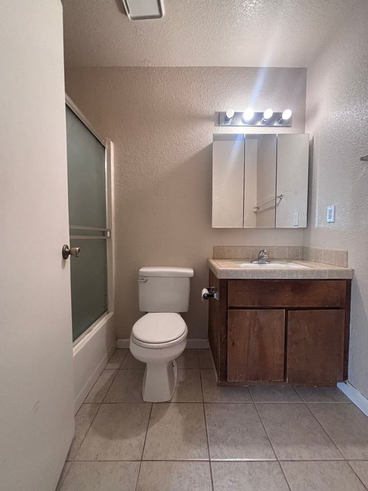 1530 Diablo Dr - Photo 7 of 10