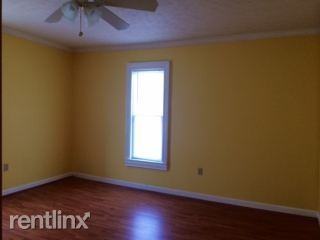 221 Vine St - Photo 3 of 7
