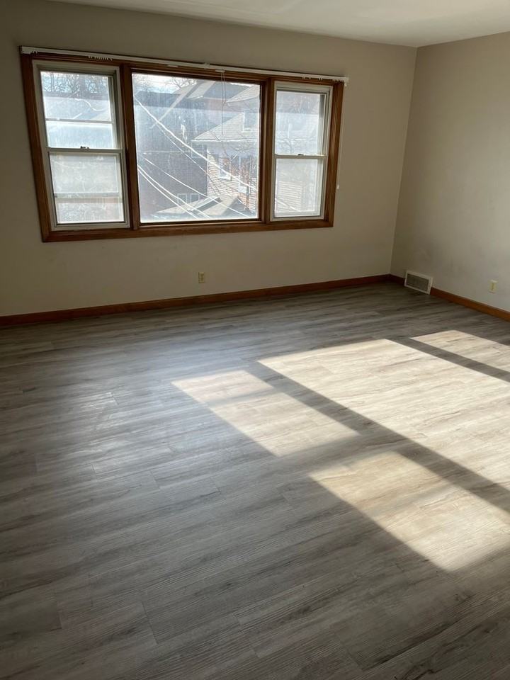 1609 D Street - Photo 6 of 8