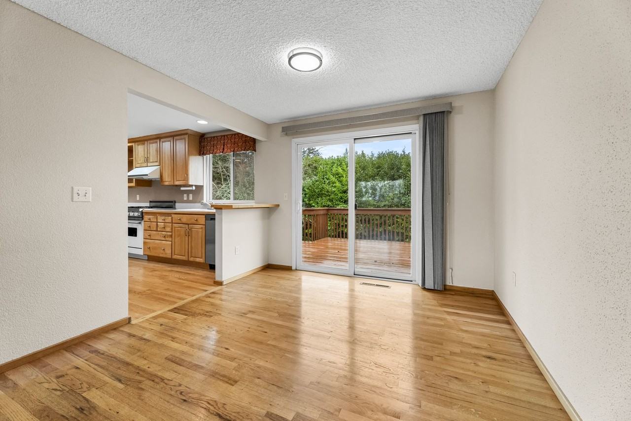 1502 Adams St - Photo 6 of 22