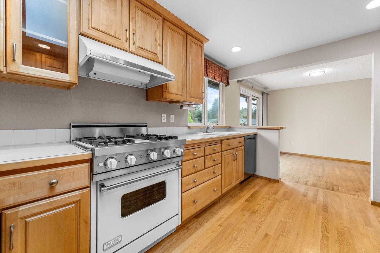 1502 Adams St - Photo 7 of 22