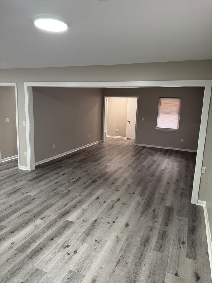 205 Broadway St - Photo 3 of 19