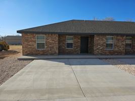 featured image of 811 W 15th St