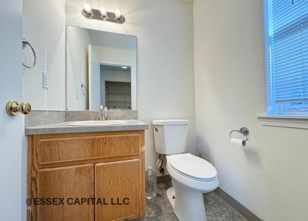 1120 Se Sumner St - Photo 4 of 9