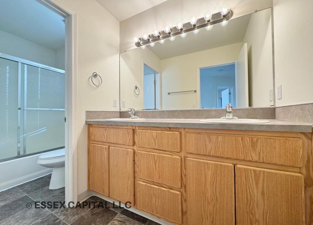 1120 Se Sumner St - Photo 5 of 9