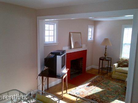 134 Russell Rd - Photo 3 of 10