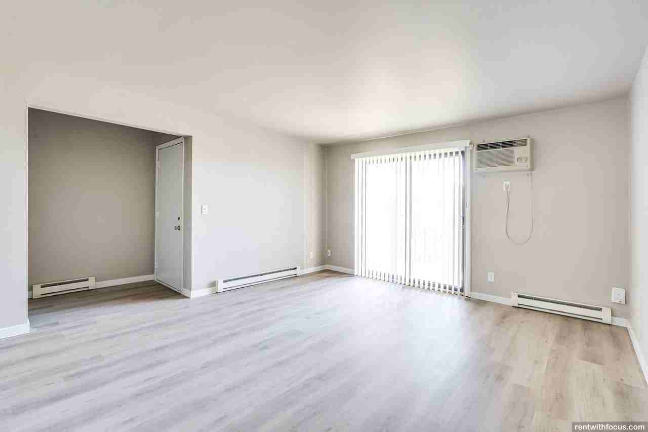 EVERGREEN PLACE - Photo 5 of 30