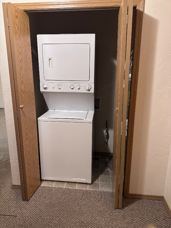 37 Appleway Dr #3 - Photo 4 of 10