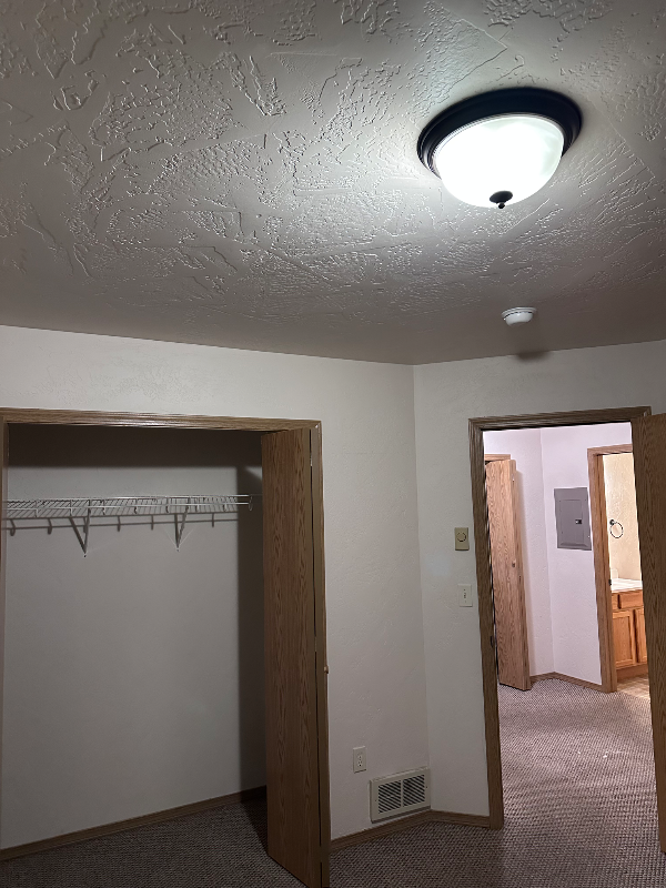 37 Appleway Dr #3 - Photo 5 of 10