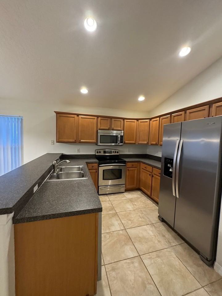 10069 Brodbeck Blvd - Photo 7 of 50