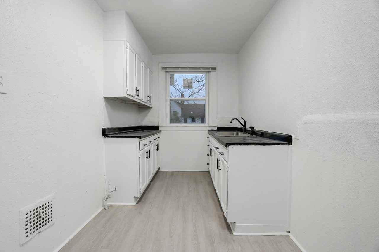 9839 Woodside St #A - Photo 3 of 11