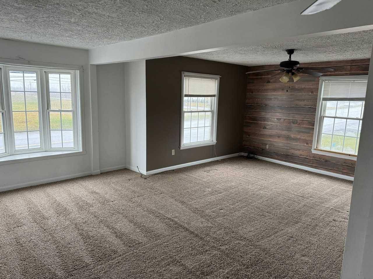 5155 East Main Street Road, Unit Upper - Photo 2 of 30