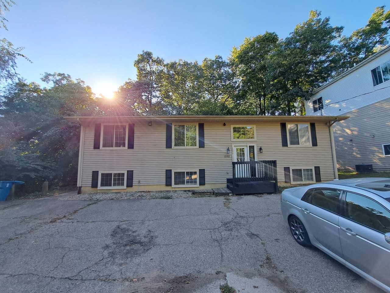 1332 Knollwood Ave #NA - Photo 2 of 14