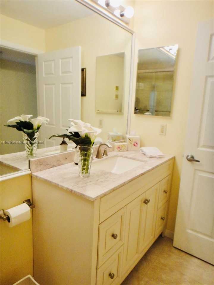 1102 Duncan Cir #104 - Photo 7 of 31