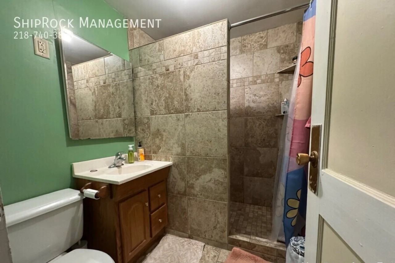 410 N 15th Ave E - Photo 2 of 12