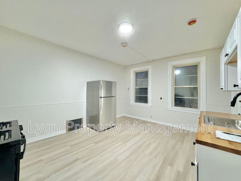 31 Mechanic Ave #2R - Photo 3 of 10