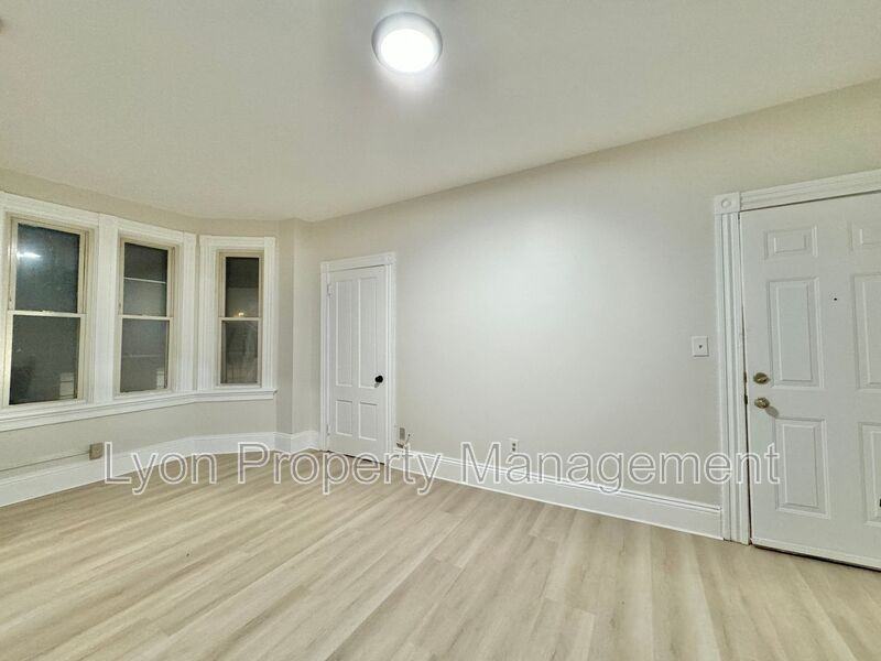 31 Mechanic Ave #2R - Photo 5 of 10