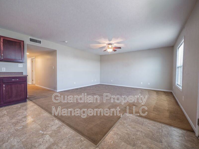 214 E 1st St - Photo 4 of 20