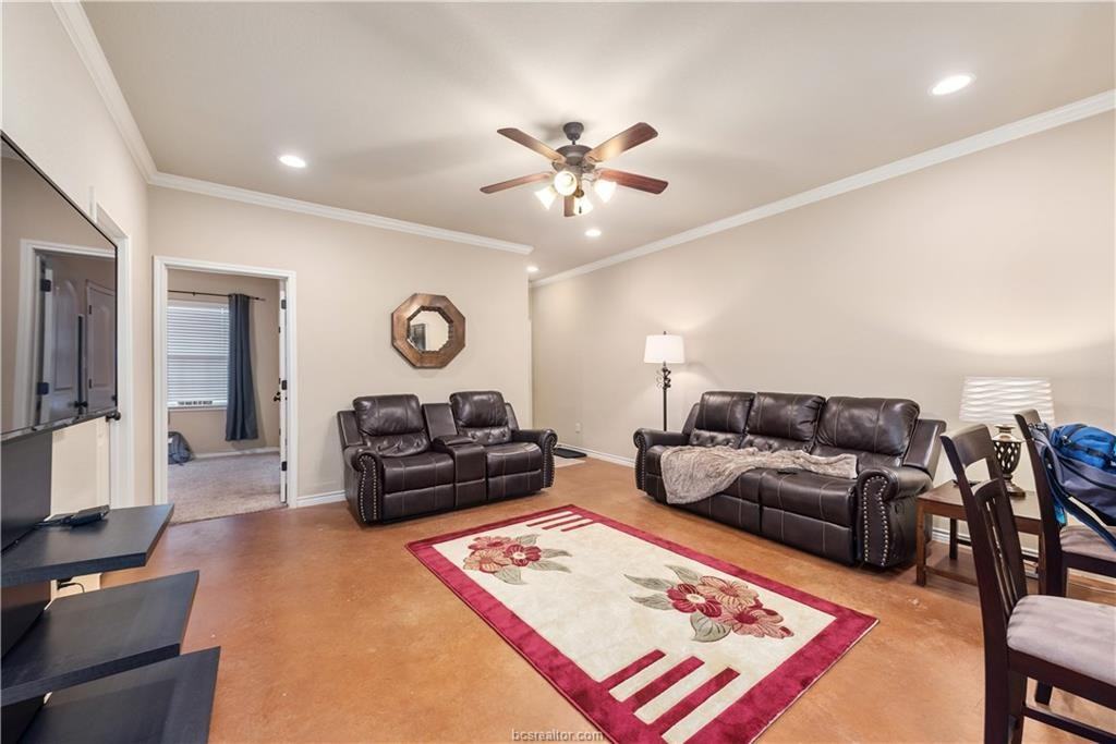 100 Armored Ave - Photo 5 of 17