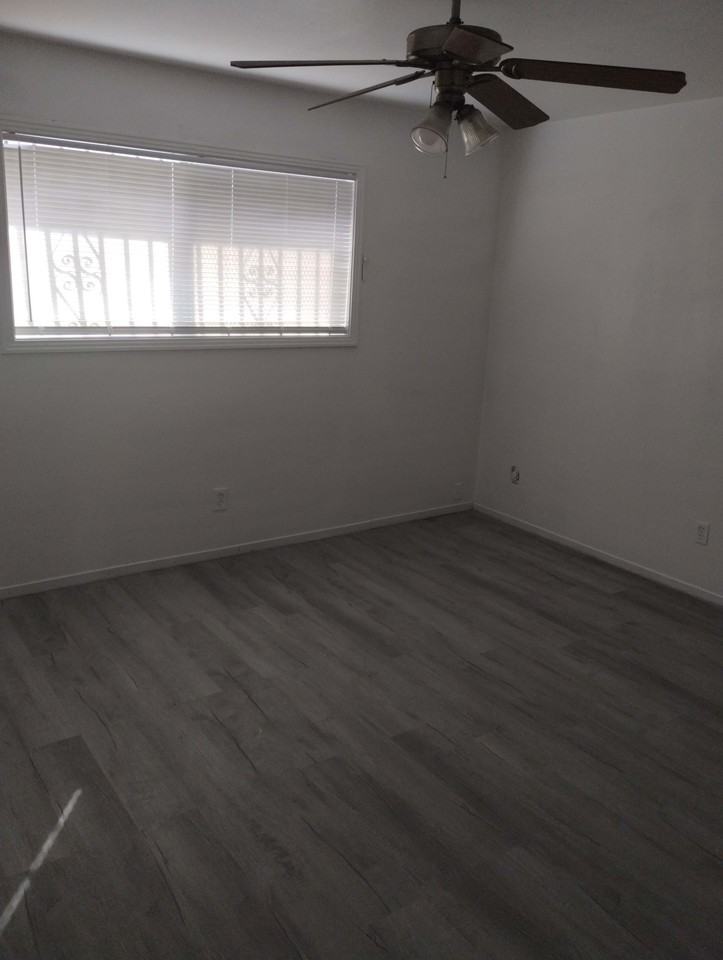 363 N I St - Photo 2 of 9