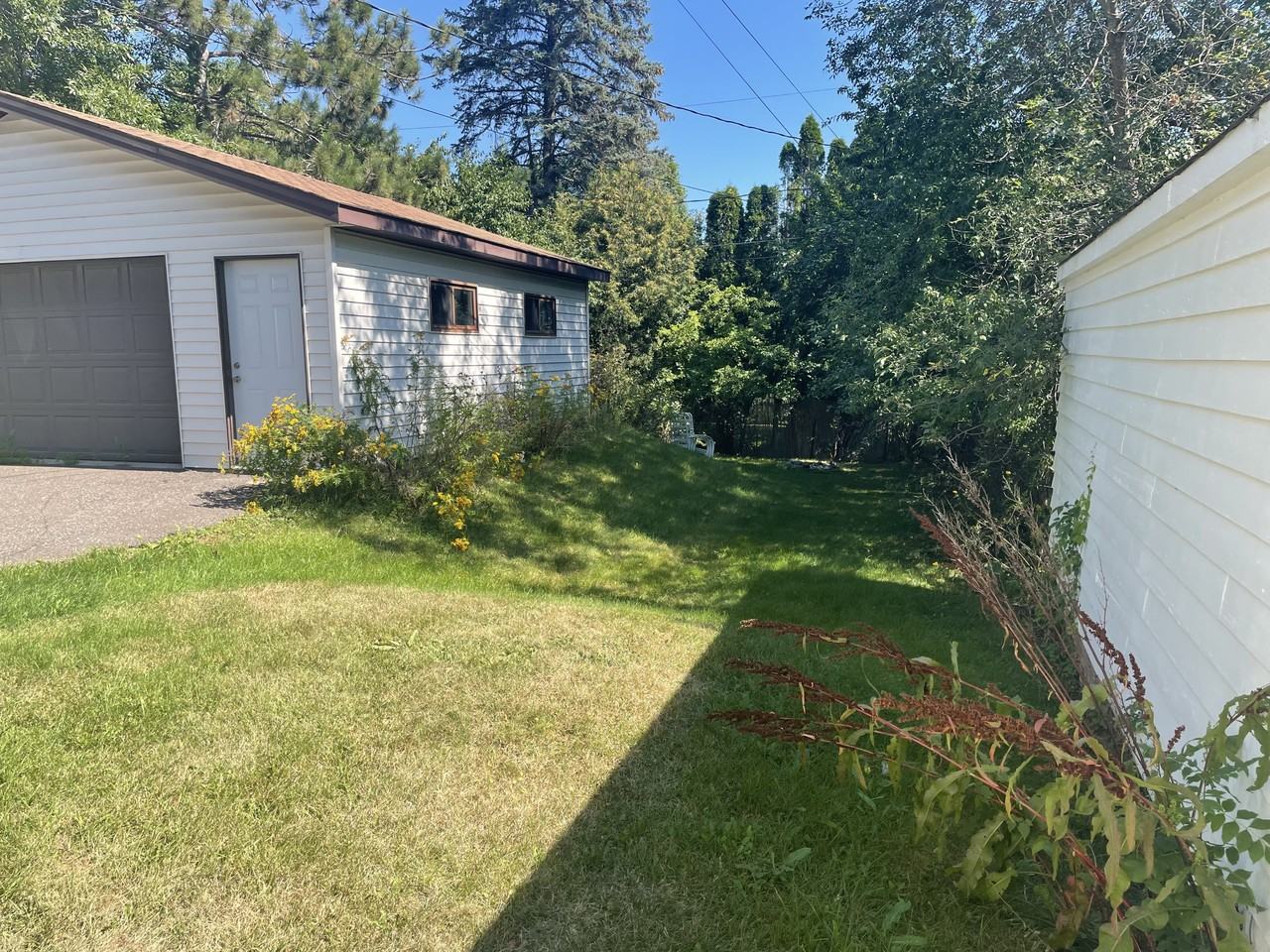 1810 Carver Ave - Photo 2 of 12