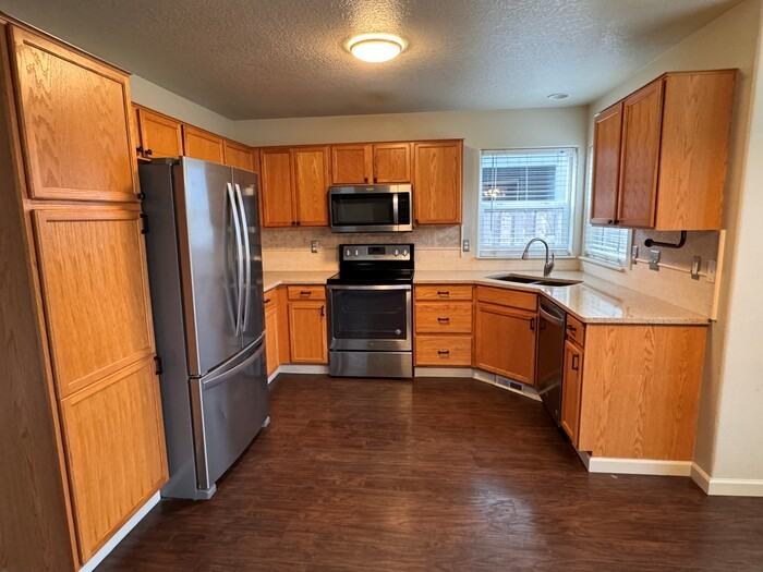 20793 Filbert St Ne - Photo 2 of 17