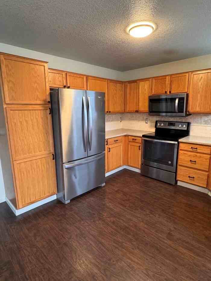20793 Filbert St Ne - Photo 3 of 17