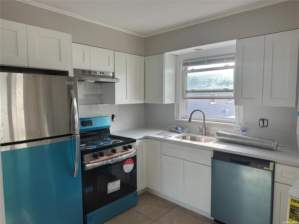 59 Troy Avenue - Photo 3 of 10