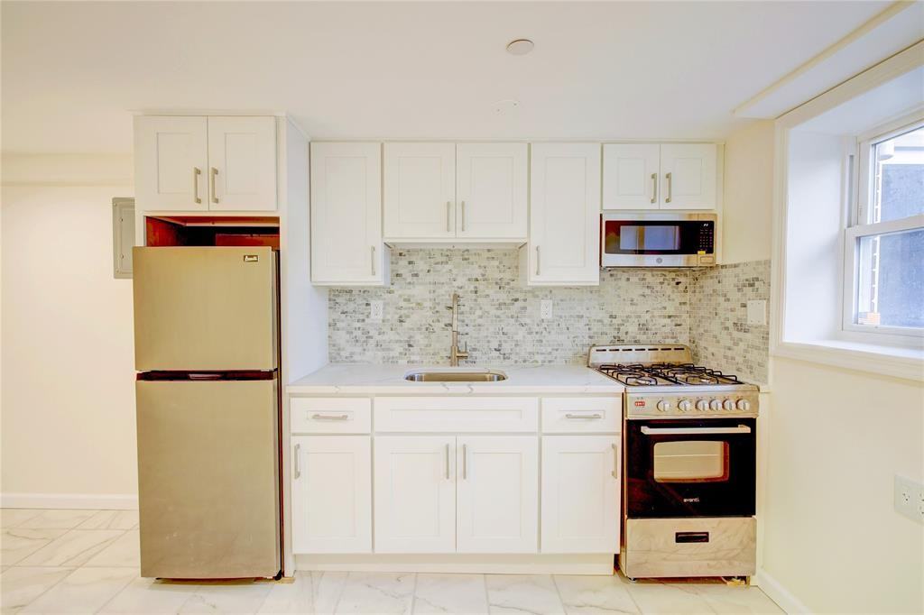 670 West Broadway #Gr - Photo 3 of 10