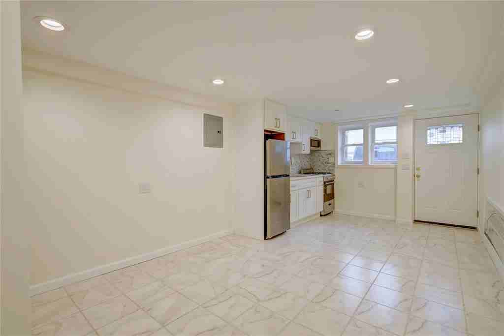 670 West Broadway #Gr - Photo 5 of 10