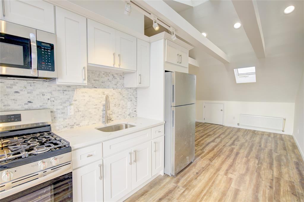 670 West Broadway - Photo 6 of 12